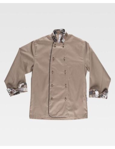 Chaqueta cocinero con botones de seguridad, puños combinado estampado café.WORKTEAM 304B9209